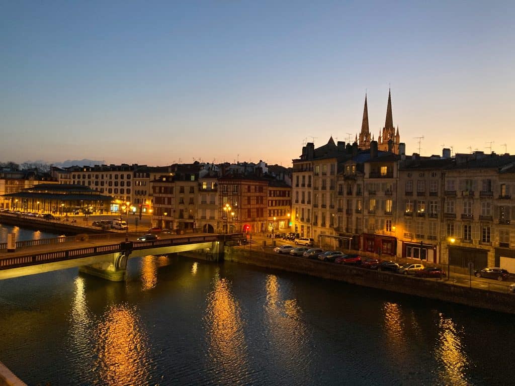 10 datos curiosos de Bayona: Las joyas ocultas de esta encantadora ciudad 3 Bayonne Bridge